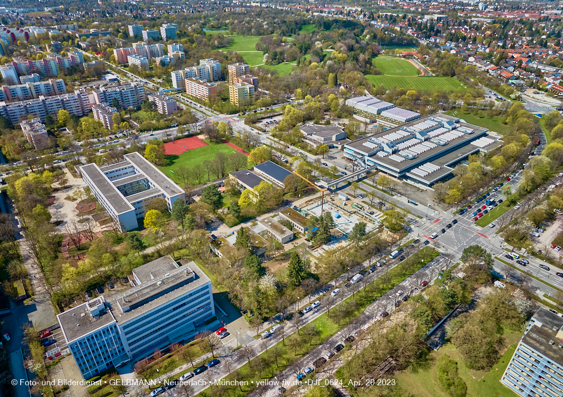 21.04.2023 - Luft- und Ebenenfotos vom Haus für Kinder in der Quiddestraße in Neuperlach